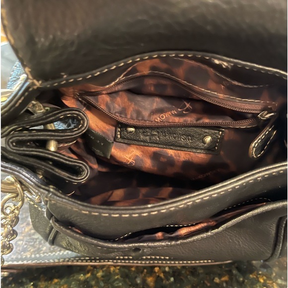 Beautiful all leather small purse by “B Makowsky” surprisingly roomy, - Picture 3 of 9